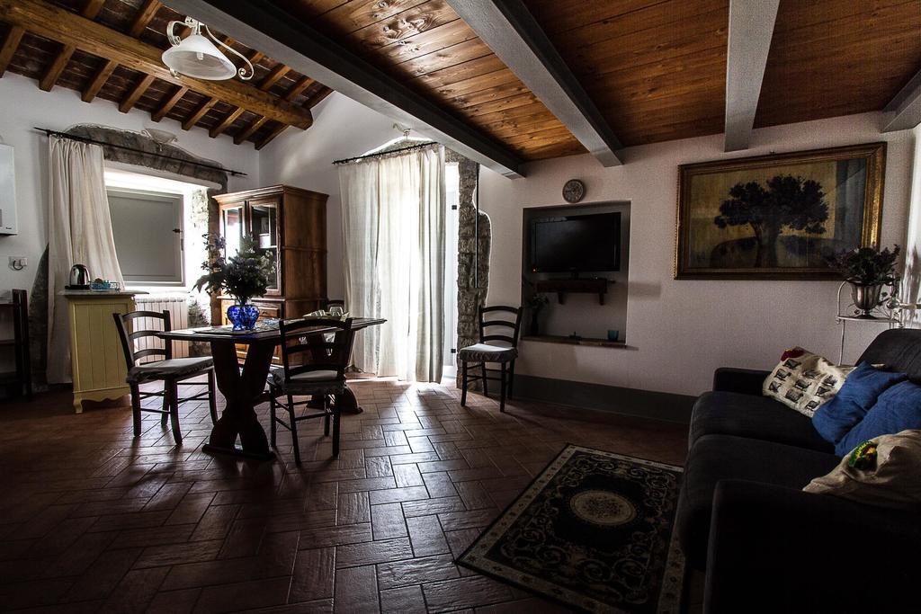 Agriturismo Specchio Del Lago Монтефиасконе Екстериор снимка